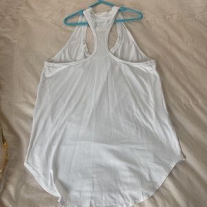 White scoop neck razor back lululemon tank with pocket